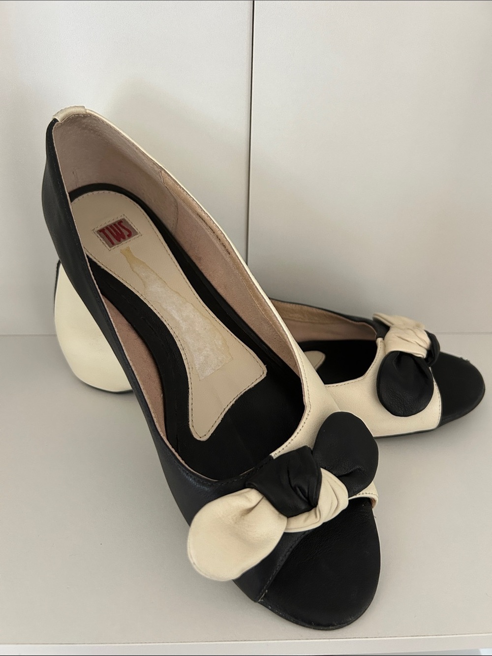 Camper Two-Tone Black and Cream Bow Peep-Toe Flats
